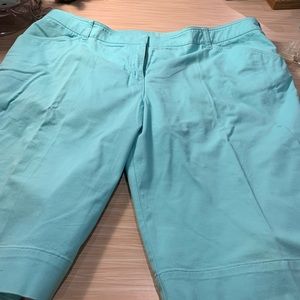 Jones New York Sport Woman, Bermuda shorts.